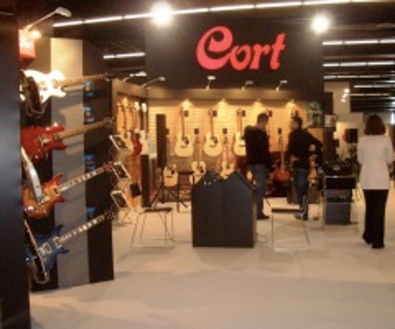 Der Stand von CORT-Guitars an der Musikmesse