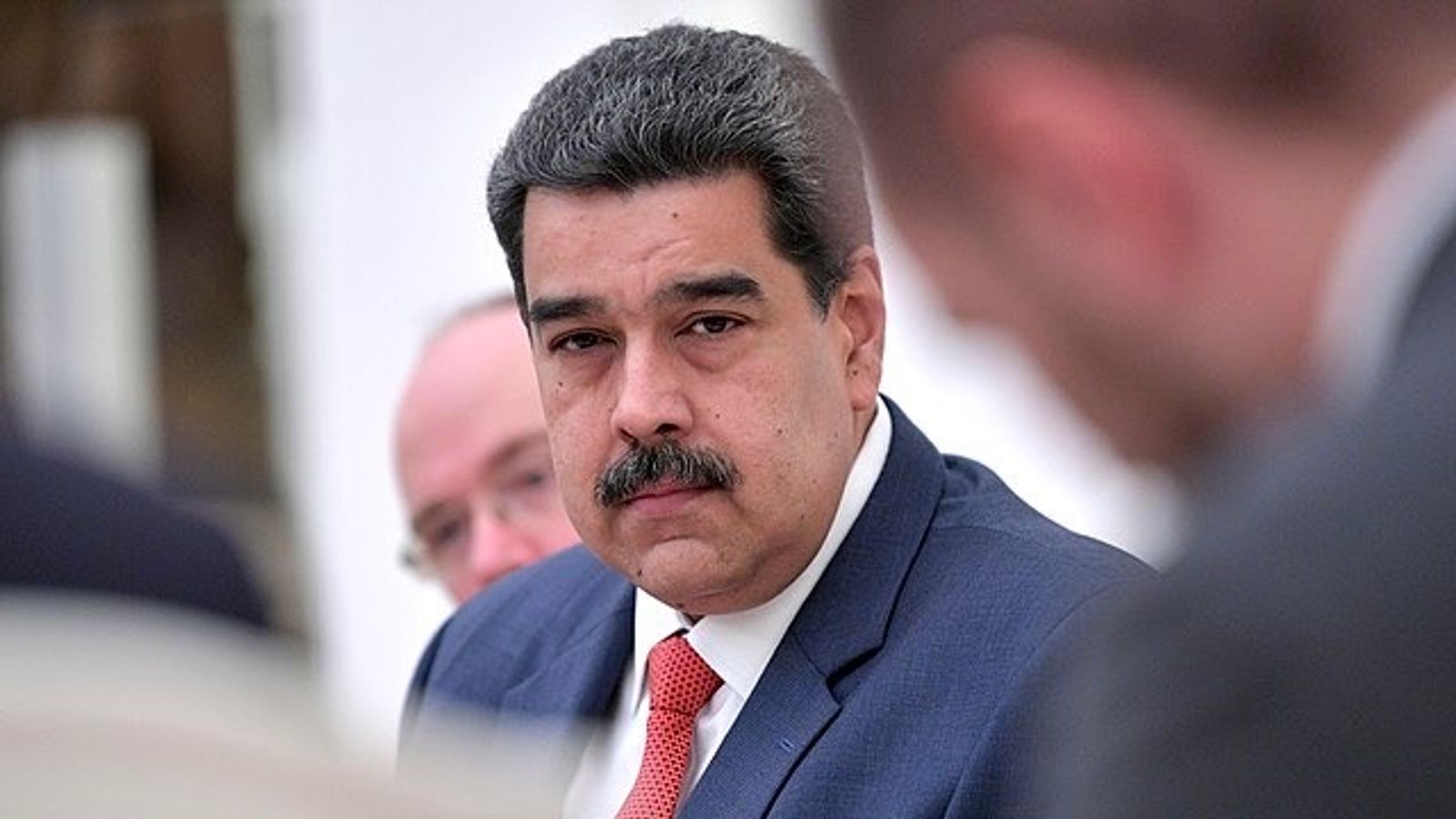 委内瑞拉马杜罗呼吁华尔街，并警告周日选举前可能爆发“内战”