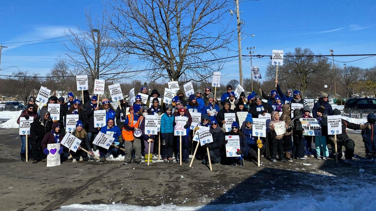 Striking Minneapolis teachers express support for united struggle ...