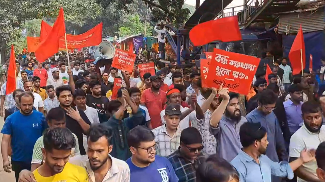 Tens of thousands of Bangladeshi garment workers continue protests