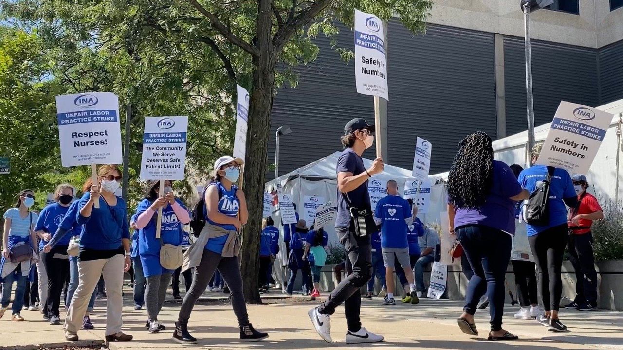 University Of Illinois Hospital Nurses Strike Over Staff Shortages ...