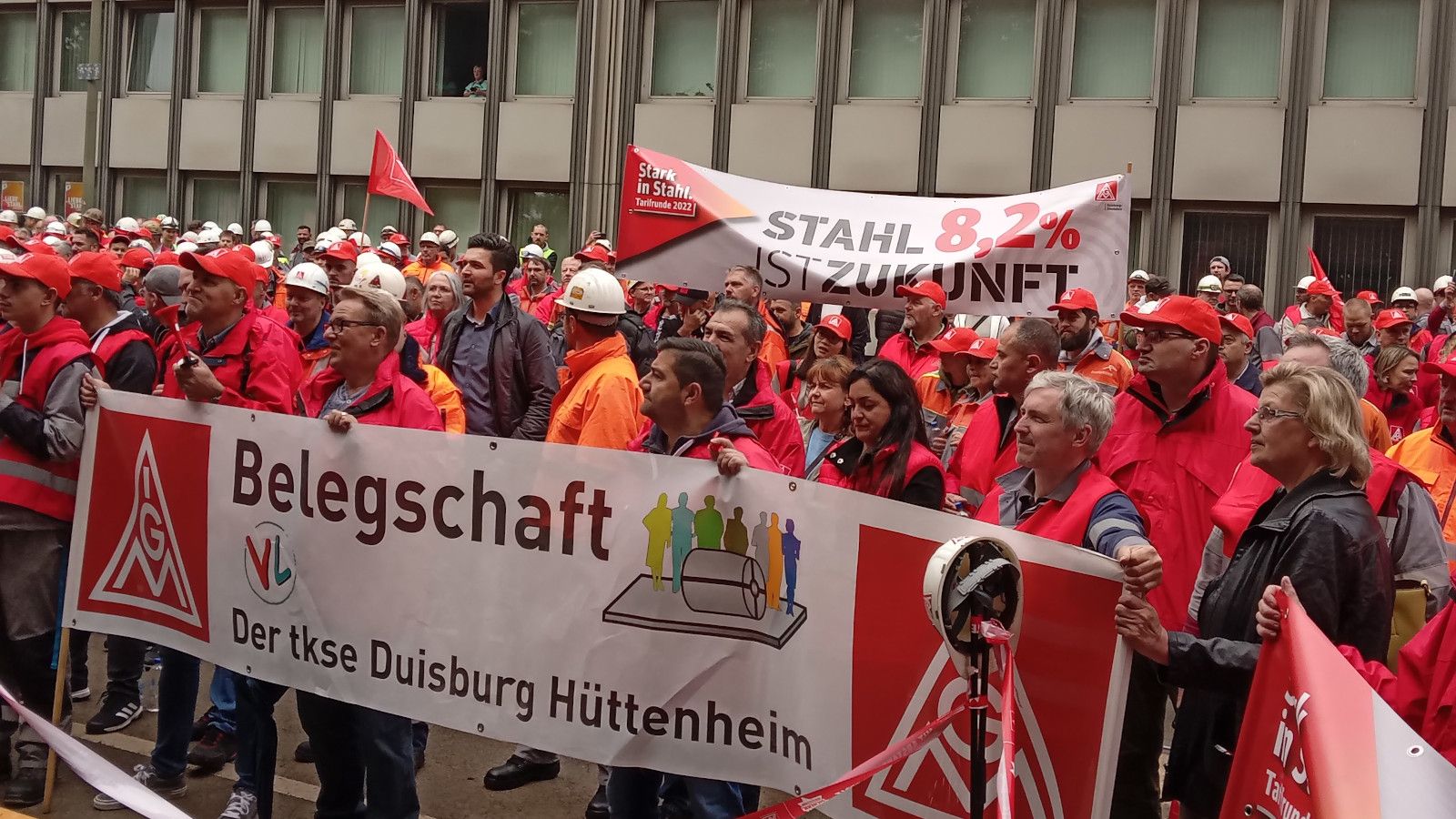 jobabbau-in-der-stahlindustrie-thyssenkrupp-stahl-will-tausende-stellen-abbauen