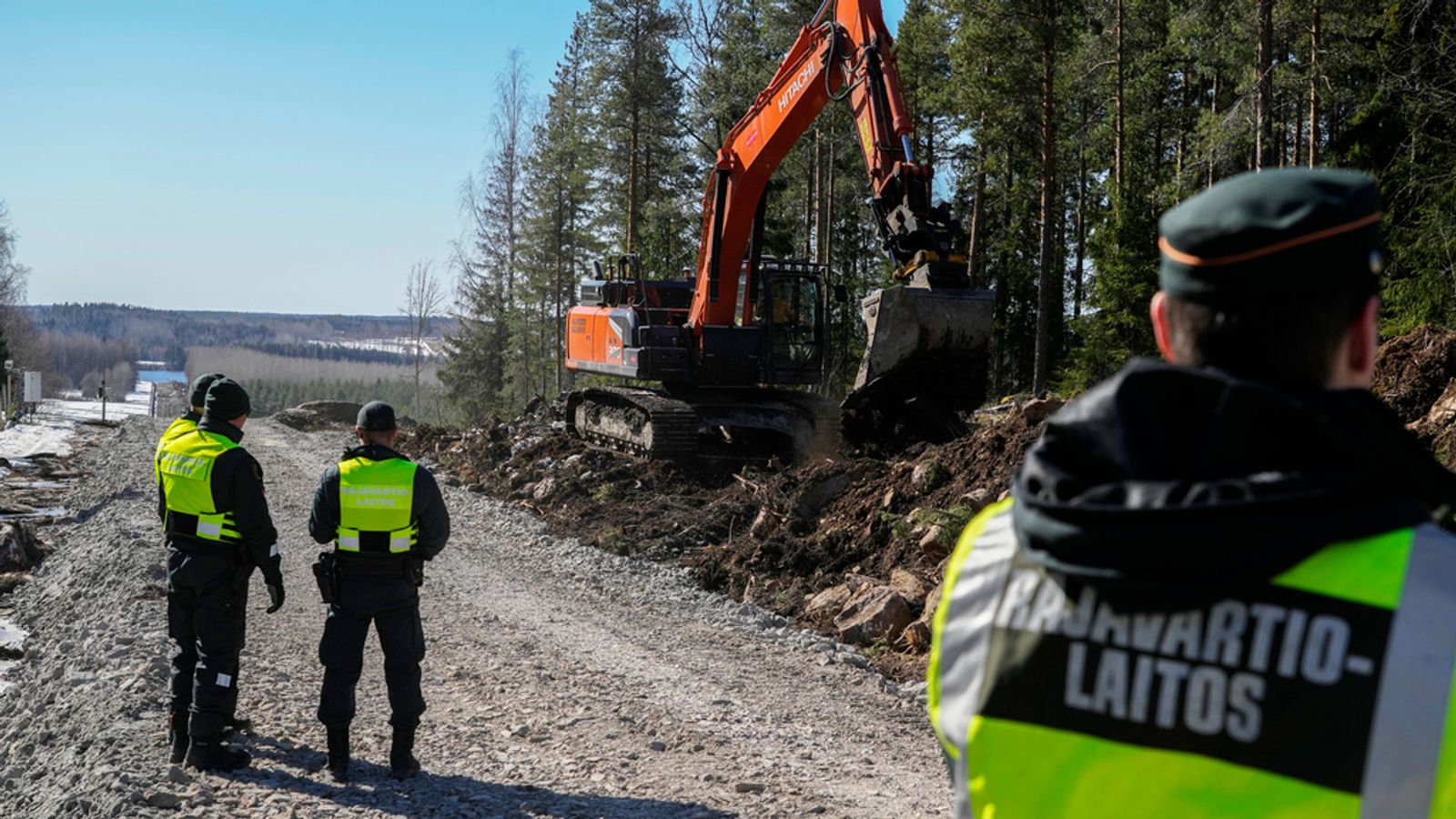 Финляндия на неопределенный срок закрывает границу с Россией, чтобы не  впускать беженцев и готовиться к войне - World Socialist Web Site