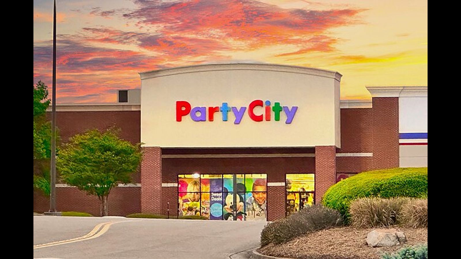 Hundreds of Big Lots and Party City stores to close, as jobs bloodbath in retail accelerates