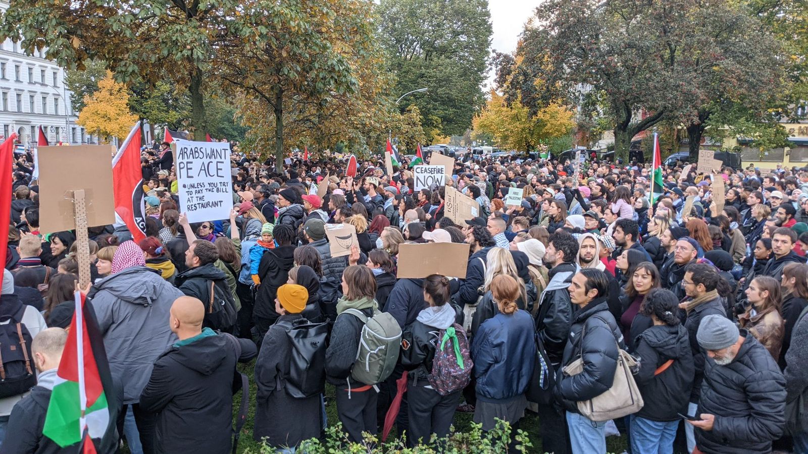 Berlin : des milliers de personnes manifestent contre le génocide à Gaza