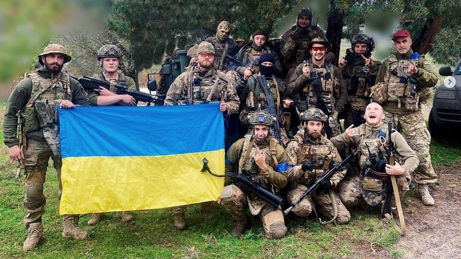 In Deutschland bitten Jugendliche der Linkspartei um Spenden für die ukrainische Armee