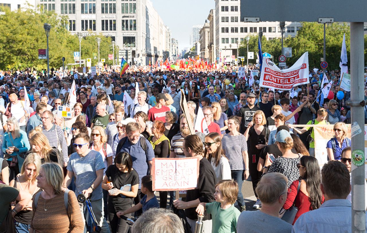 A quarter-million protest in Berlin against the grand coalition and the