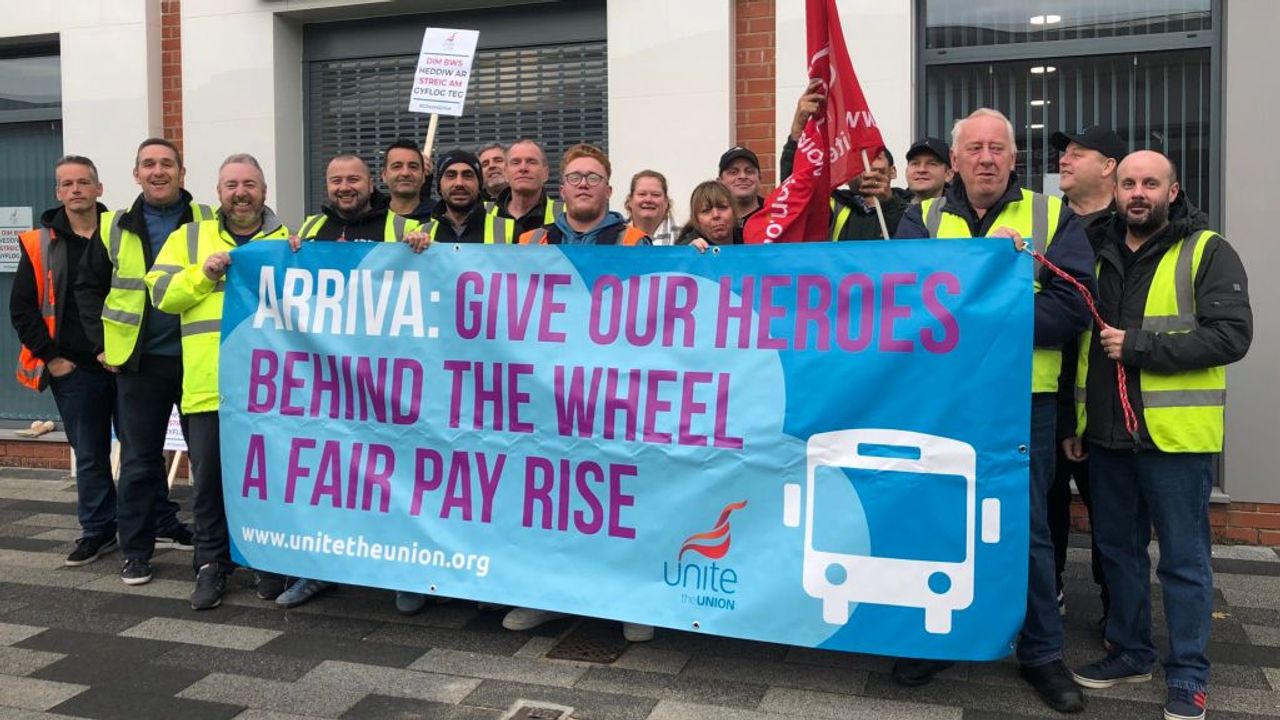 Arriva London South Bus Drivers Vote To Strike, Rejecting Derisory 1.5 ...