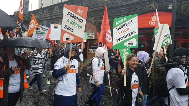 Unite betrays UK Tesco workers strike, USDAW plans company talks