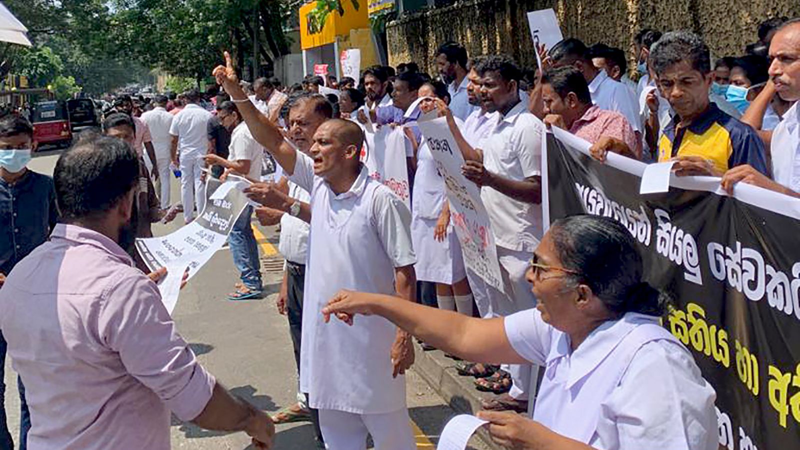 Sri Lanka: Hunderttausende Beschäftigte im öffentlichen Dienst fordern Lohnerhöhungen und lehnen Sparmaßnahmen ab