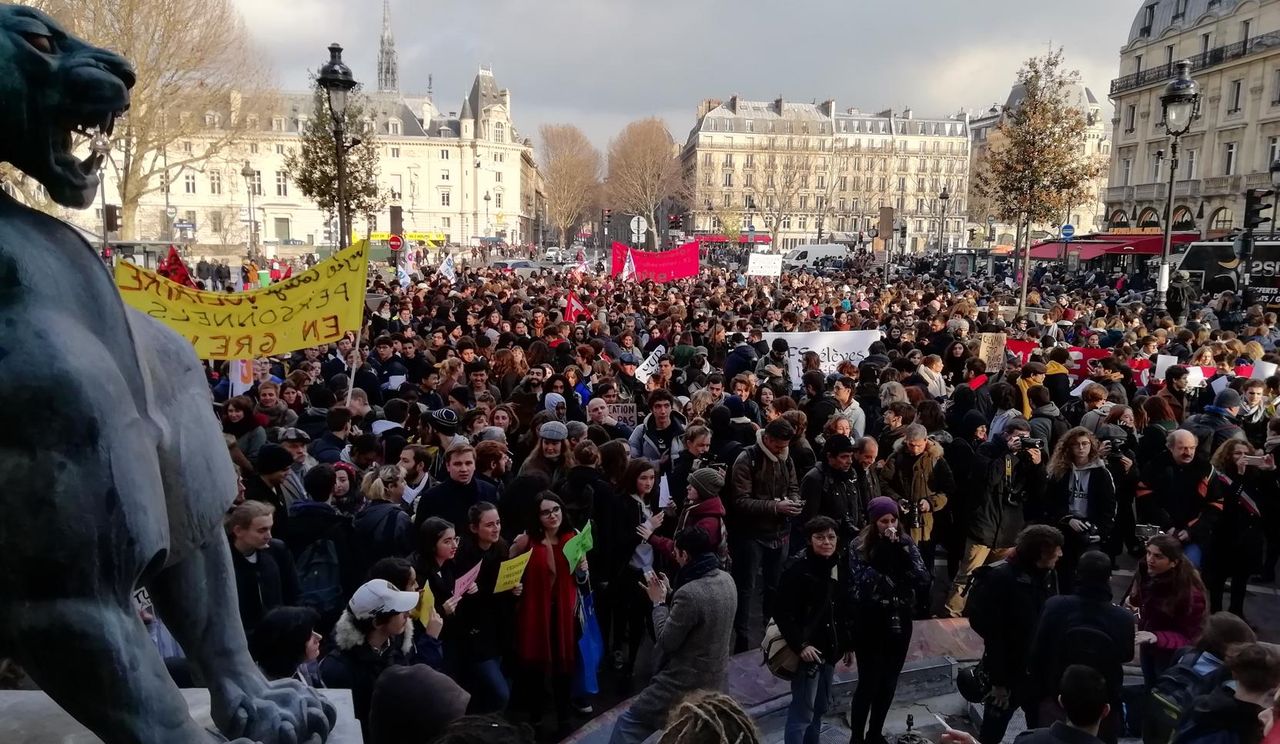 High school students protest in Paris against French government’s ...