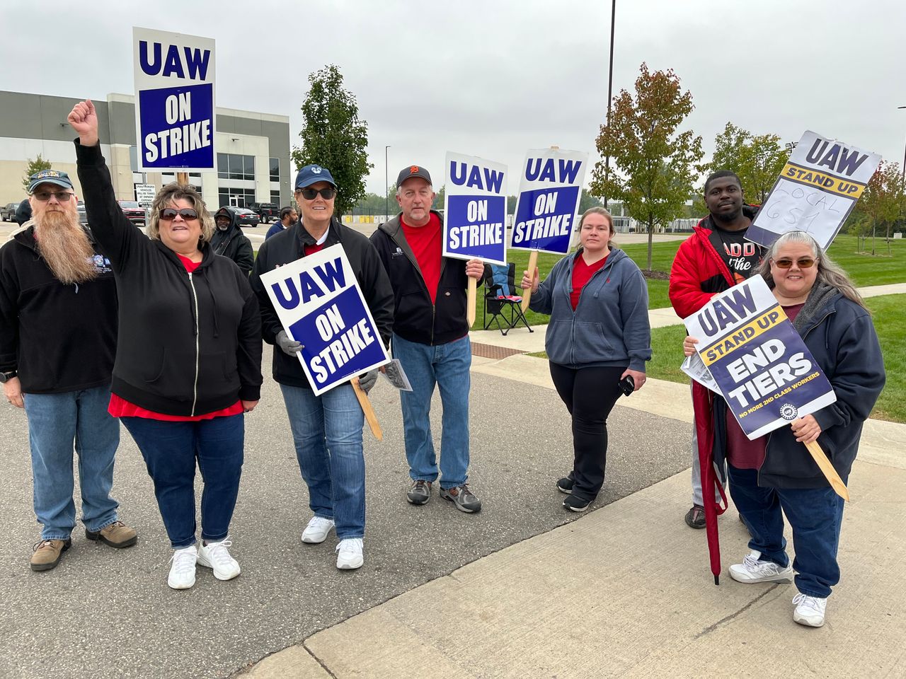 We need to call everyone out say GM CCA workers on picket lines