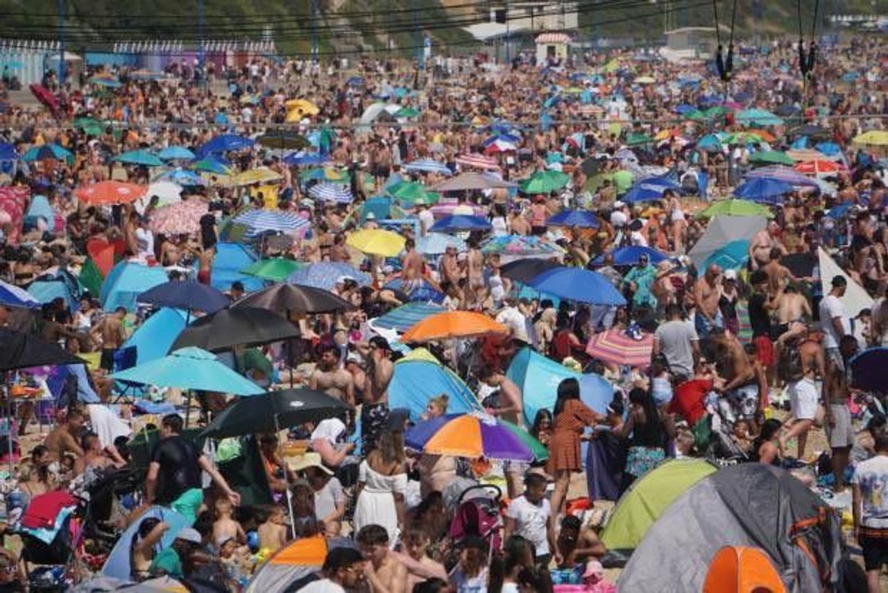 Заполнена народом. Bournemouth Beach Англия i am shit inside of a.