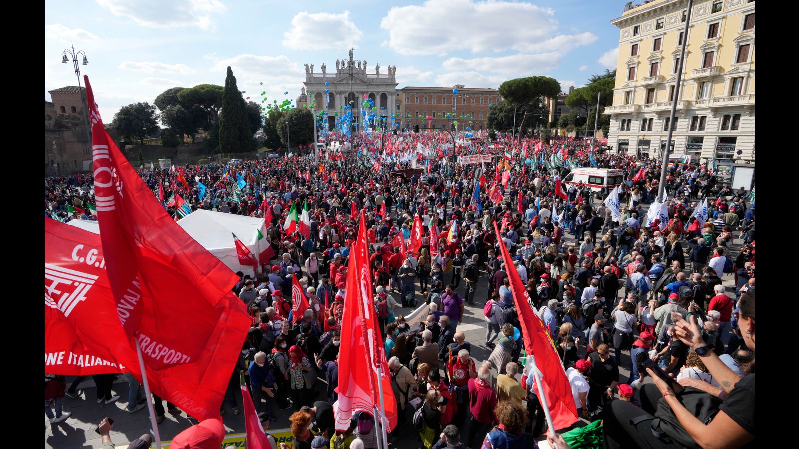 Демонстрации против