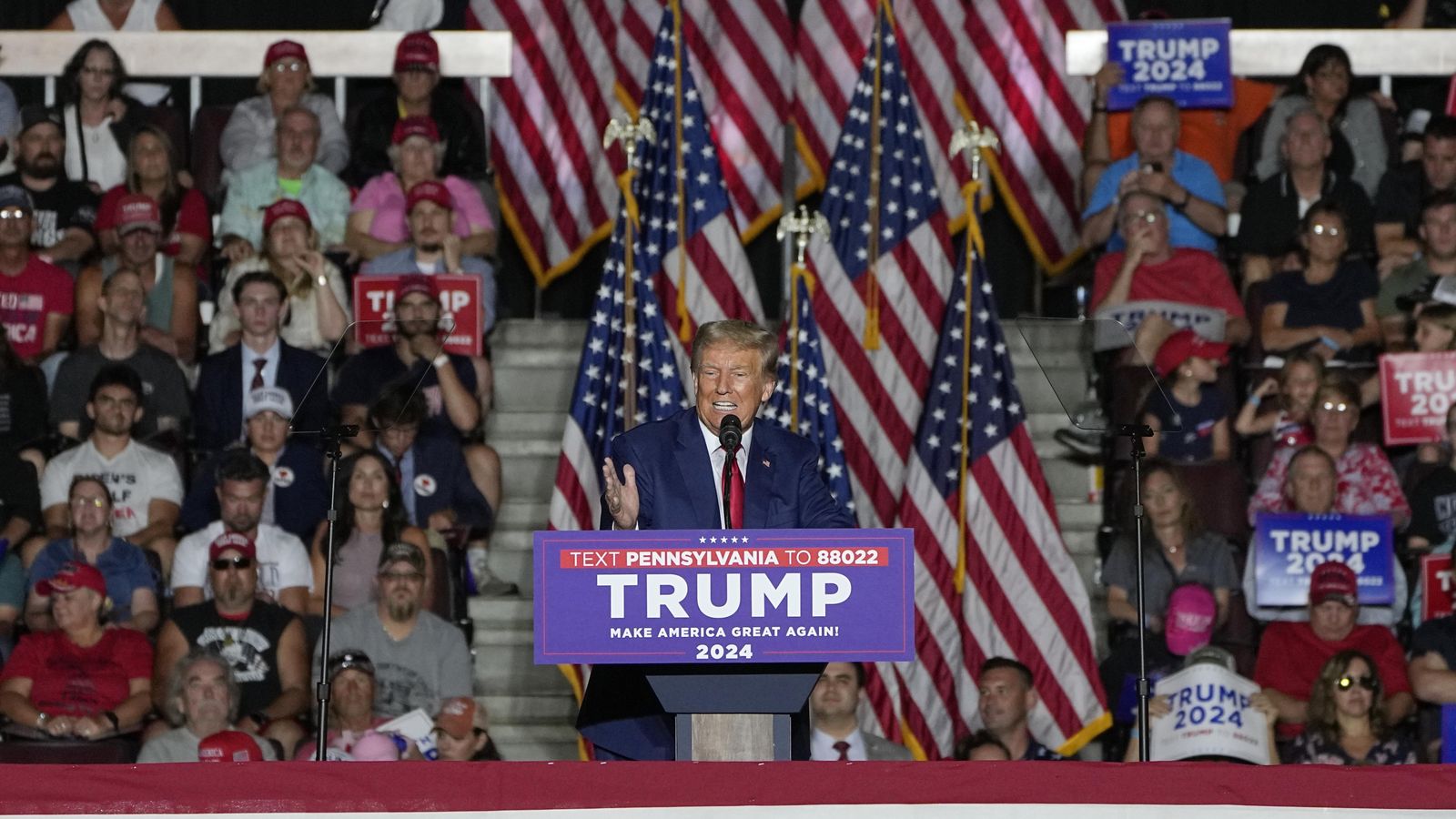 Bei seinen Reden in Iowa und Pennsylvania verschärft Trump seine faschistischen Drohungen