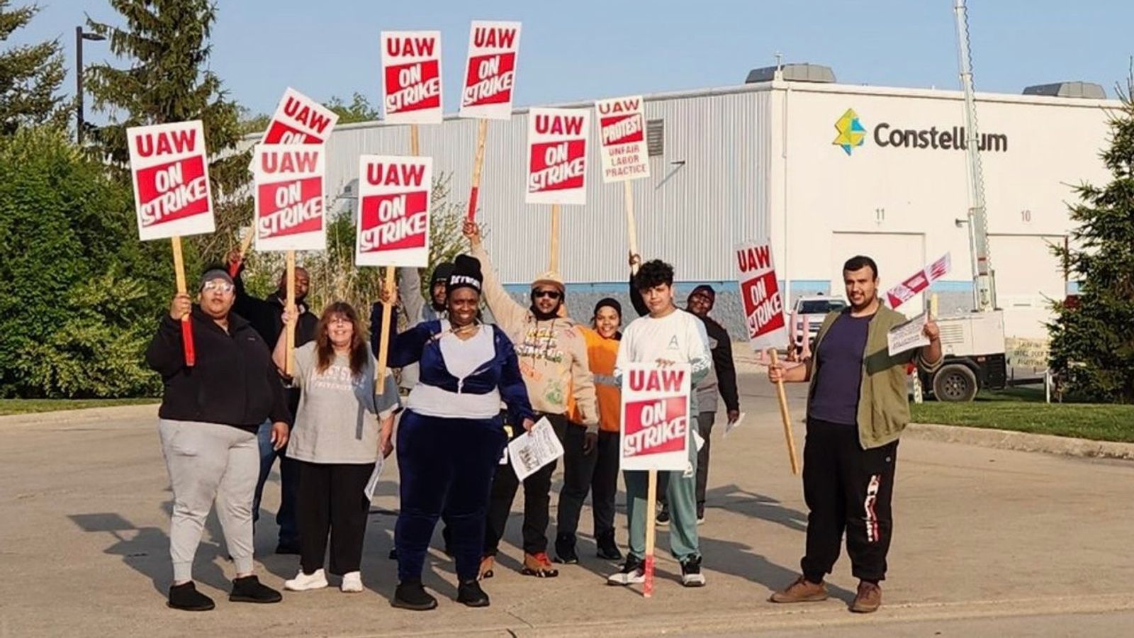 Police escort scab trucks through pickets at Constellium Automotive in  Michigan - World Socialist Web Site