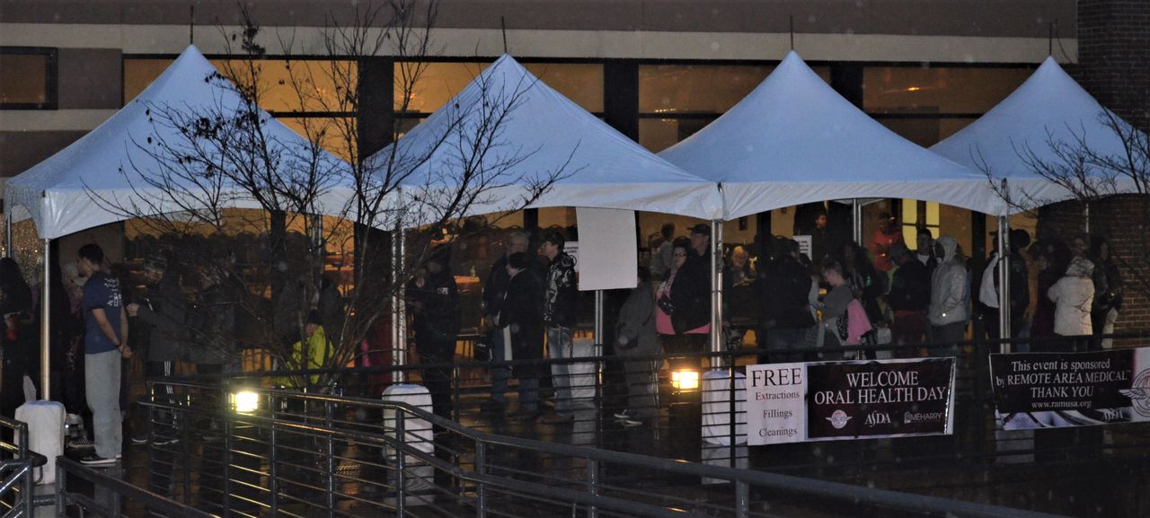 Free dental clinic draws hundreds in Nashville, Tennessee - World