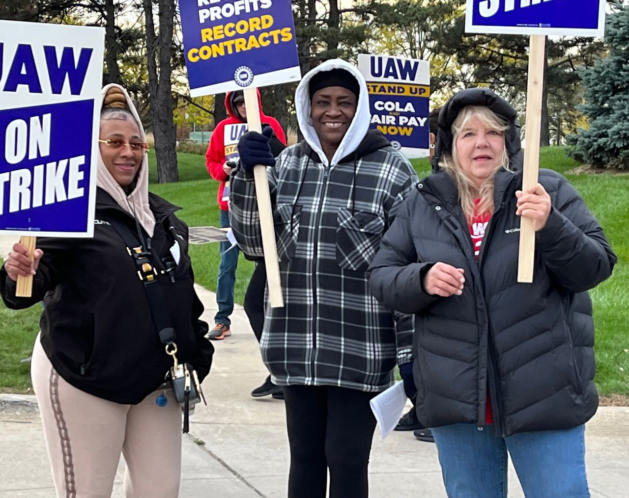 UAW Strikes Michigan Stellantis And Texas GM Plants Amid Signs Union Is ...